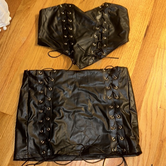 ICON leather lace up two piece - Picture 3 of 9
